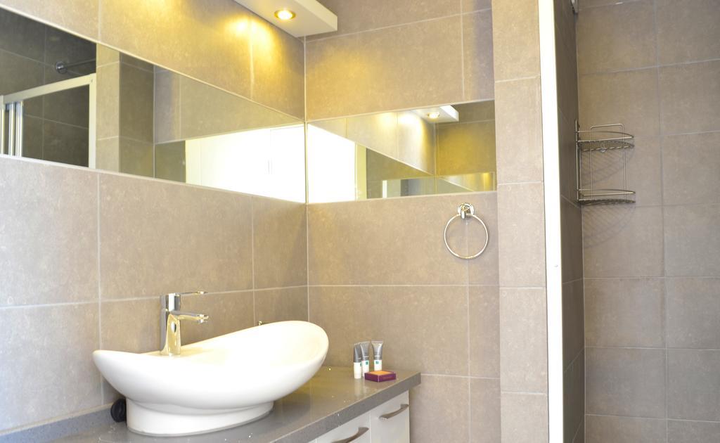 Sybelle Suites By Villa Safiya Гьочек Екстериор снимка