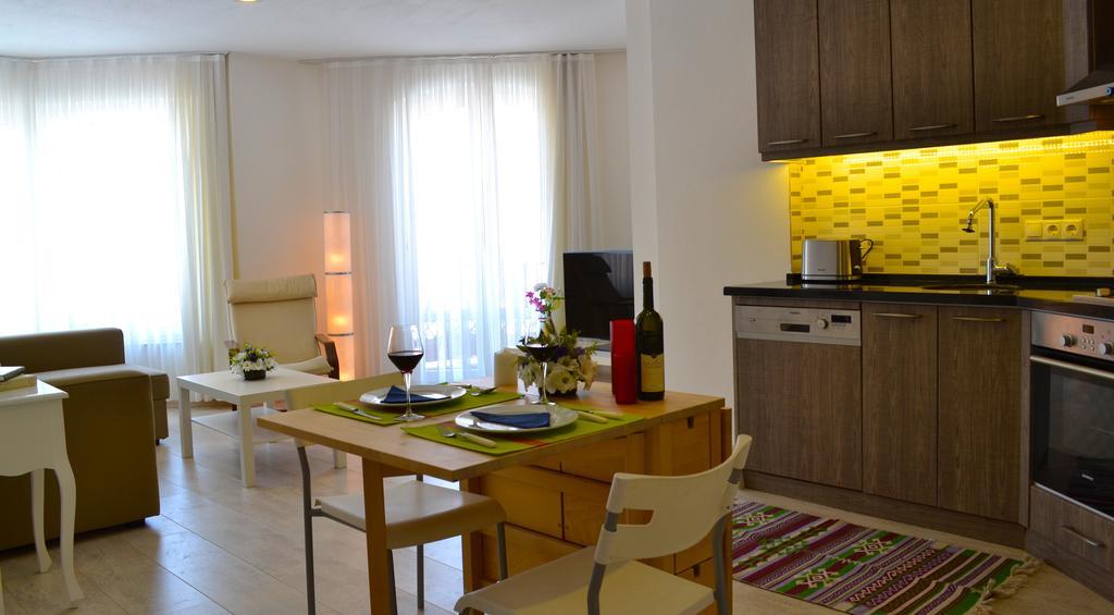 Sybelle Suites By Villa Safiya Гьочек Екстериор снимка